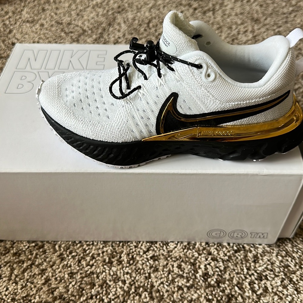 BRAND NEW IN BOX, Nike React Infinity Flyknit